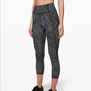 Lululemon time to sweat crop leggings 23